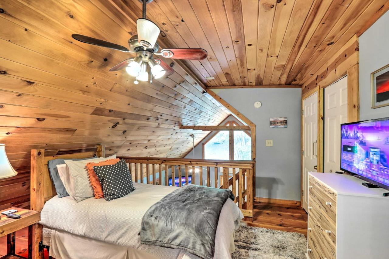 Bumblebee Cottage Murphy Retreat With Hot Tub Salem Exterior foto