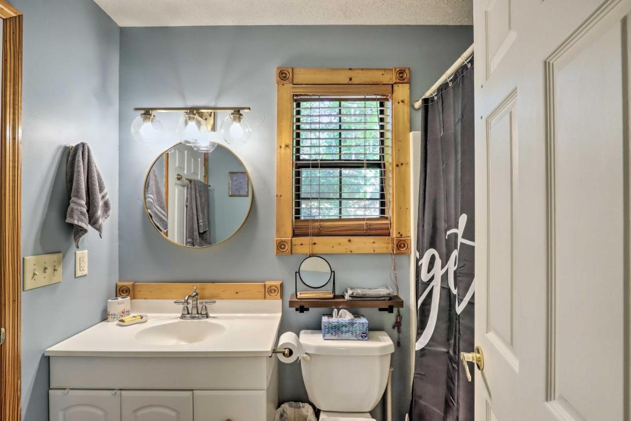 Bumblebee Cottage Murphy Retreat With Hot Tub Salem Exterior foto